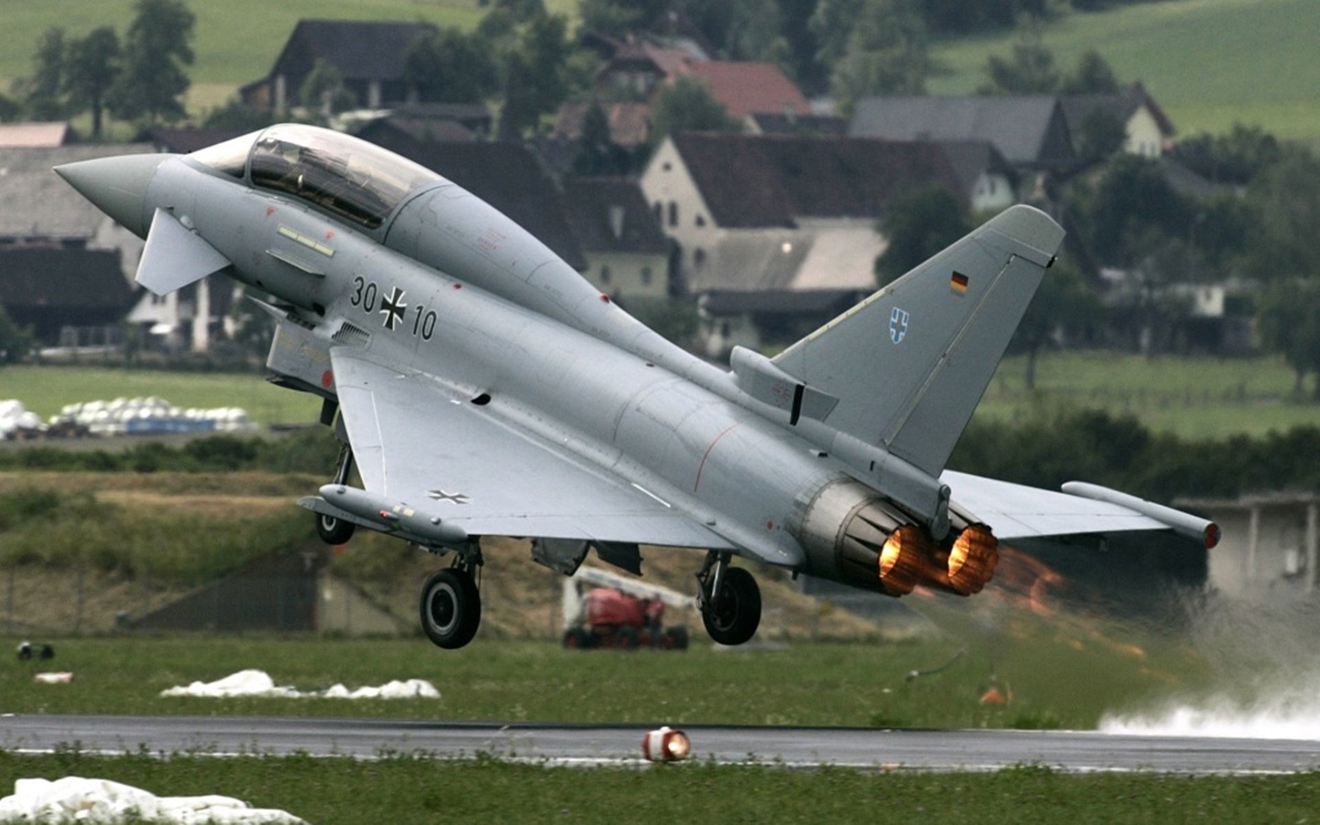 蝶泳节奏重心：中国后移，美国前移，蝶泳动作分解